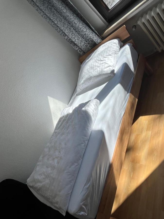 Zimmer für Monteure, Handwerker oder Reisende Essen Exterior foto