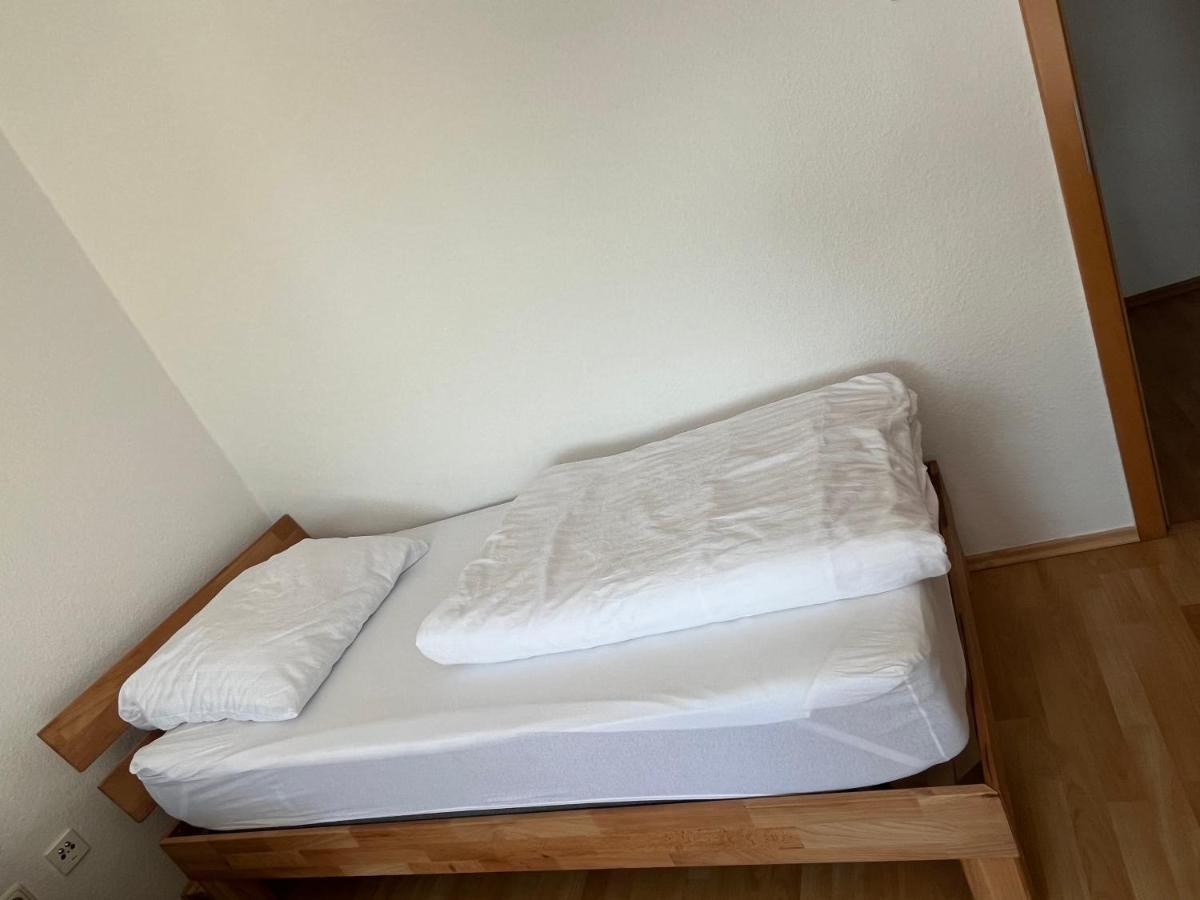 Zimmer für Monteure, Handwerker oder Reisende Essen Exterior foto