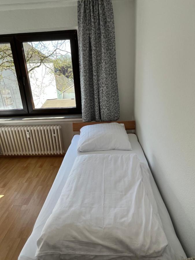 Zimmer für Monteure, Handwerker oder Reisende Essen Exterior foto